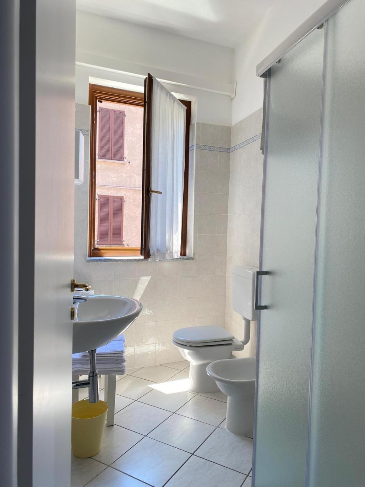 La Casa Al Lago, Reno Di Leggiuno Apartment Exterior photo