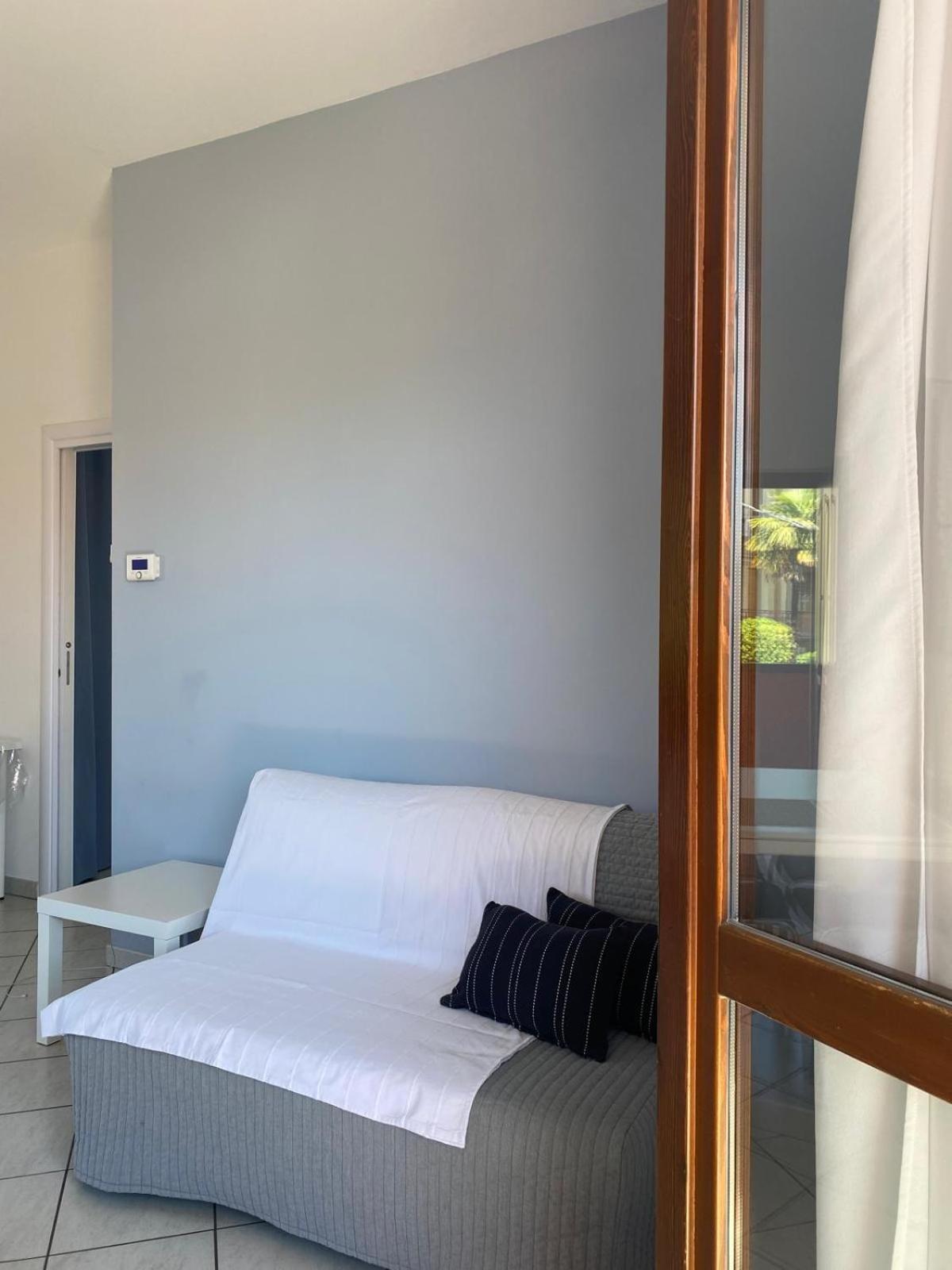 La Casa Al Lago, Reno Di Leggiuno Apartment Exterior photo